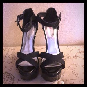 Just Fab wedges size 7